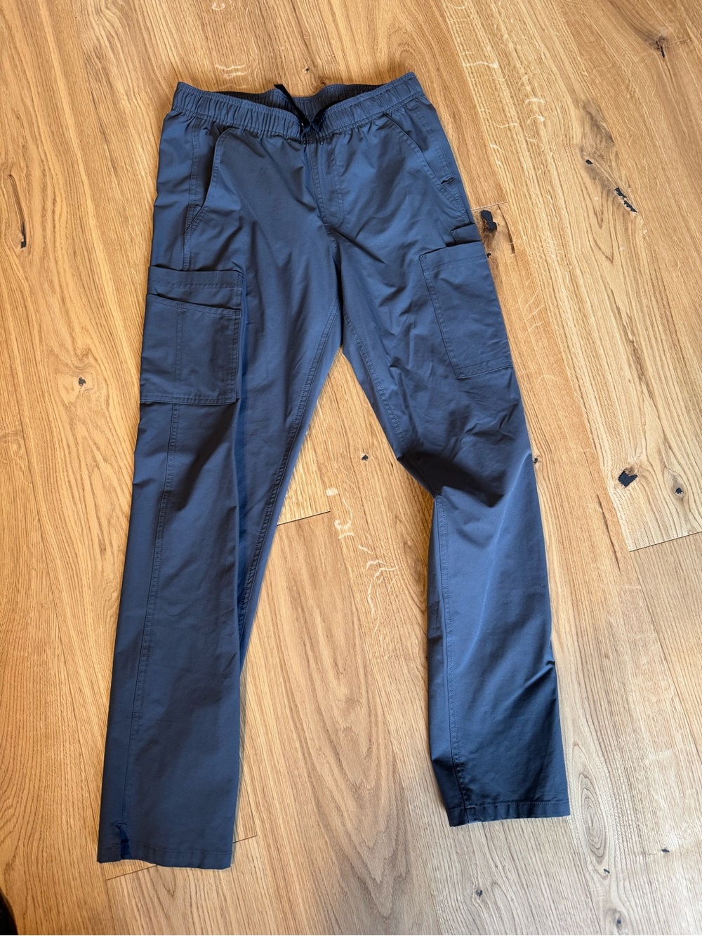 Women’s grey Carhartt scrub pants